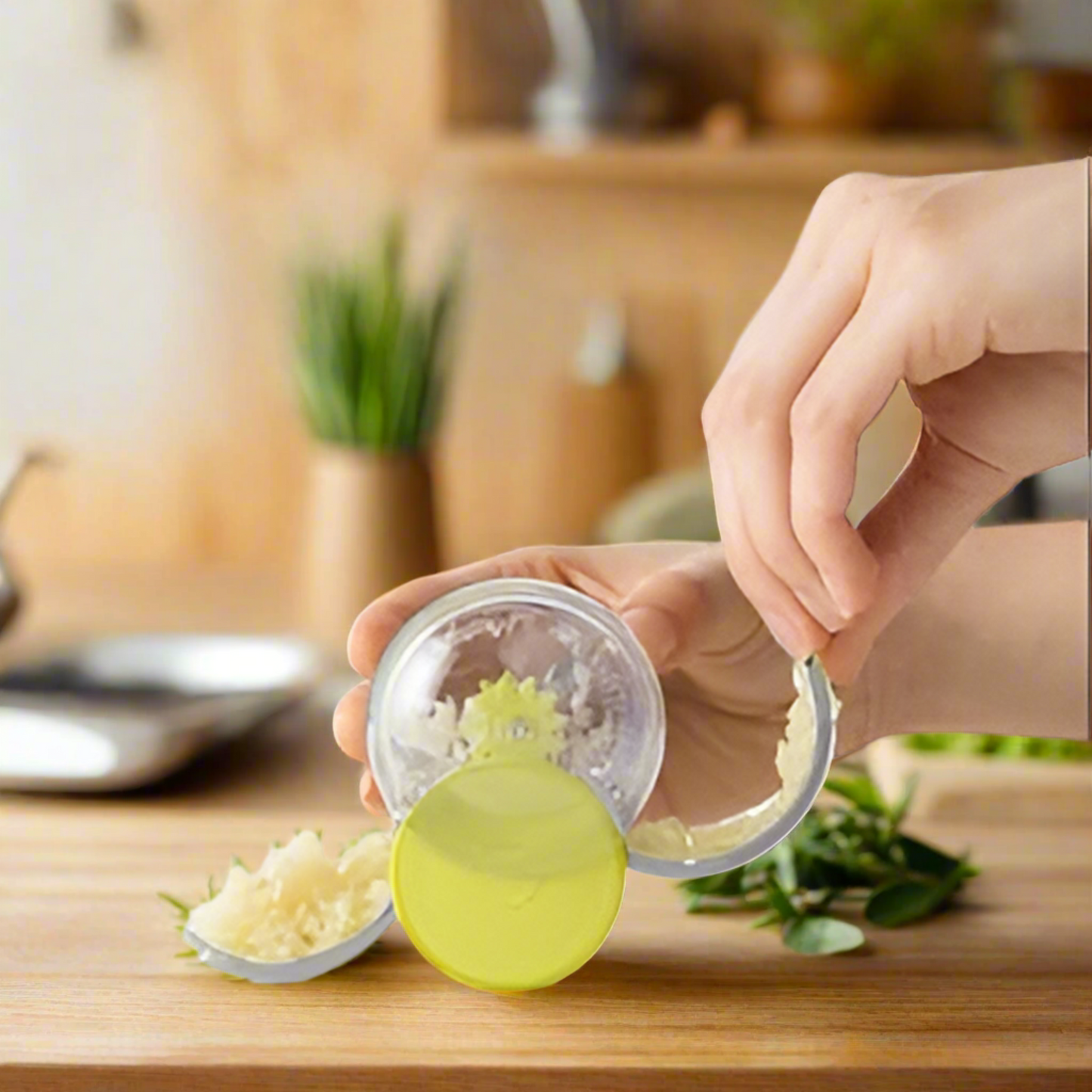 Roll'n Press - Garlic Mincer